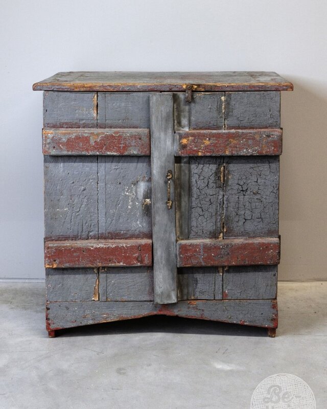 Be-Uniq Oud Industrieel Kastje | India | H79xB70xD43 cm