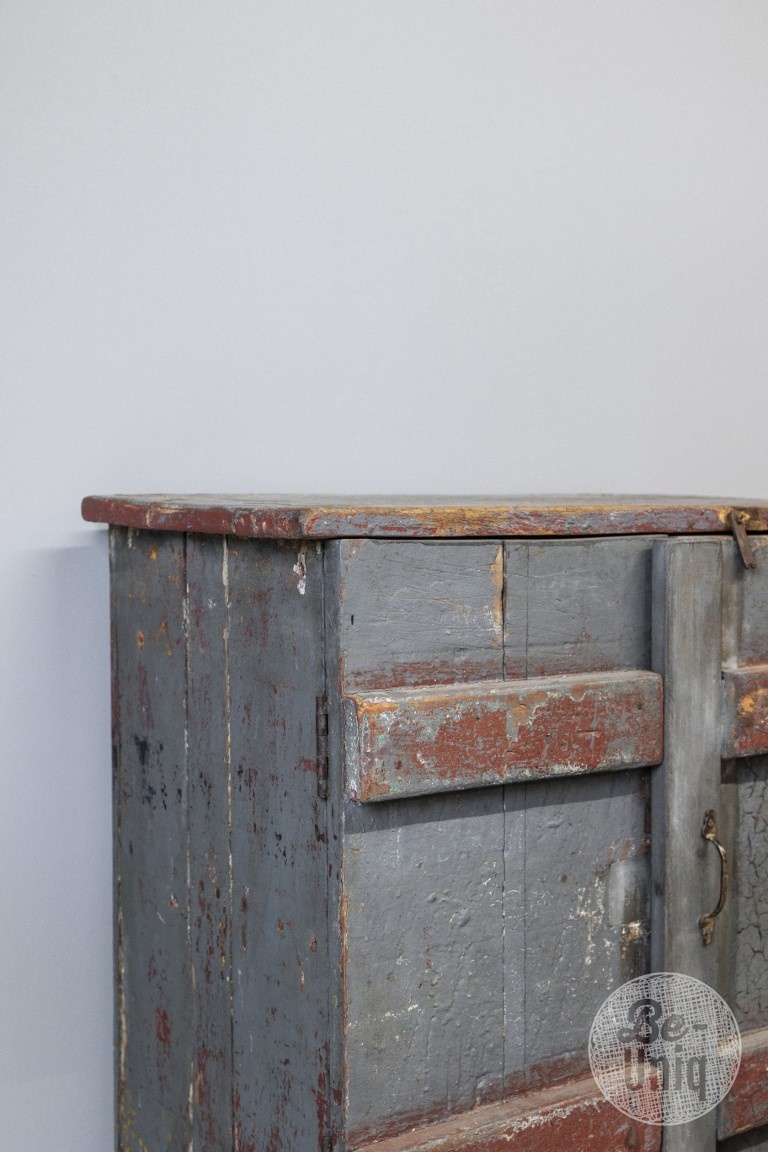 Be-Uniq Oud Industrieel Kastje | India | H79xB70xD43 cm