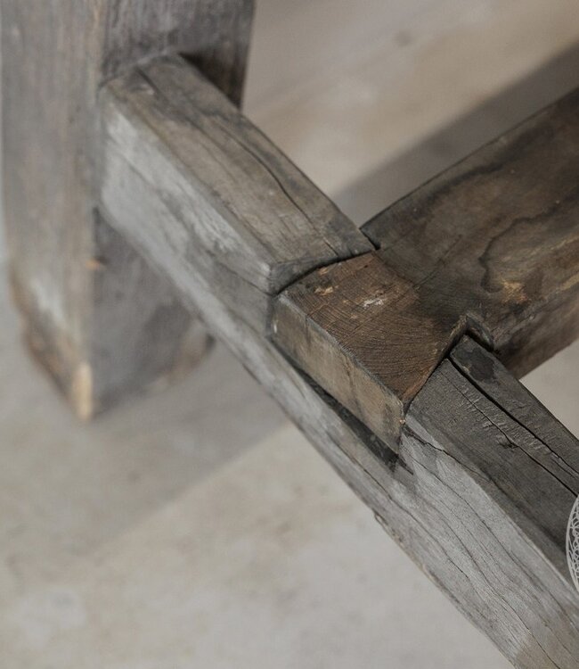 Be-Uniq Sidetable Organisch | Oud Hout | H86x151x34 cm