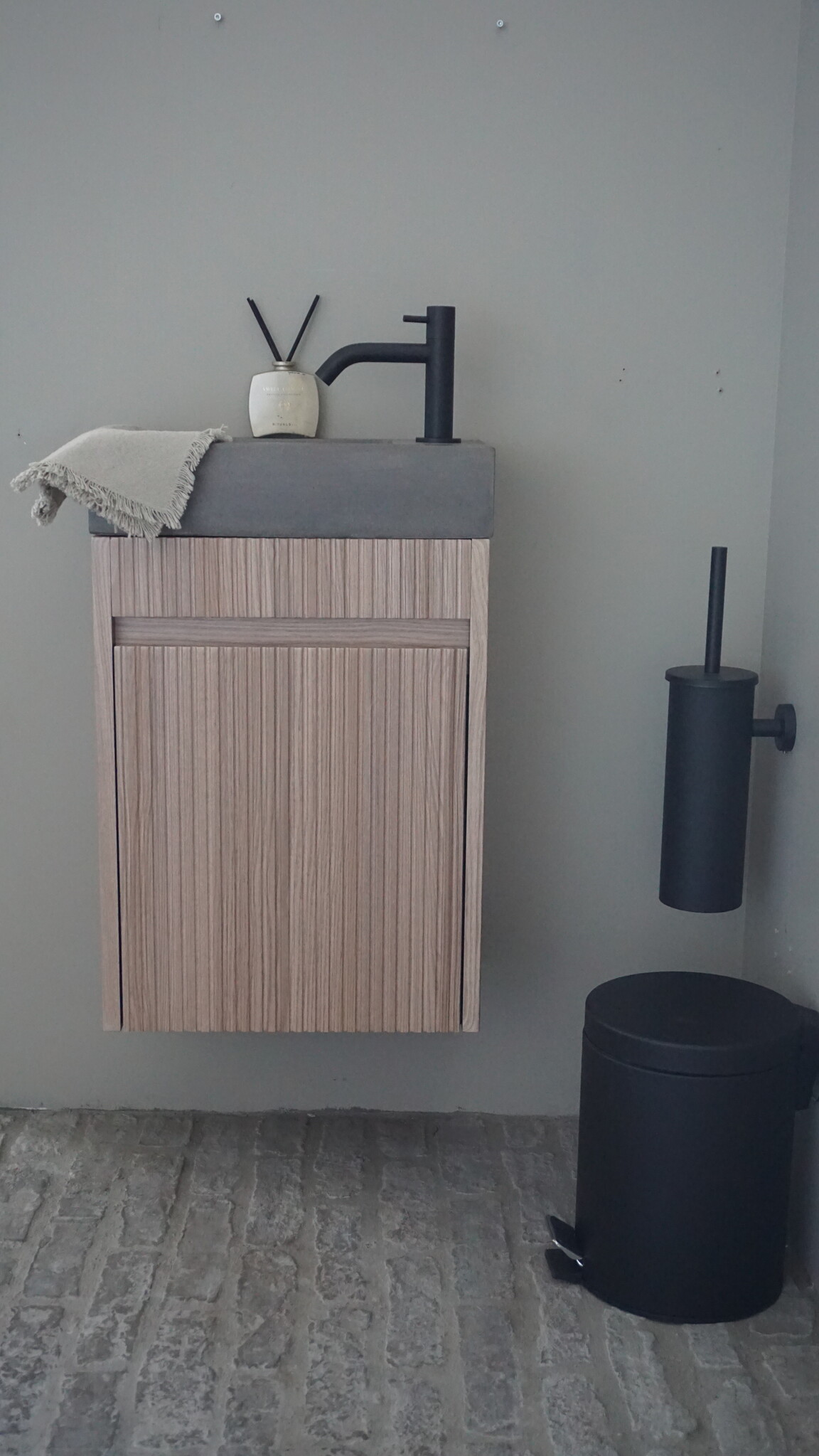 Rene Houtman Japandi Zwevend Toiletmeubel | Geribbeld | H52 x B39,5 x D21,5 cm