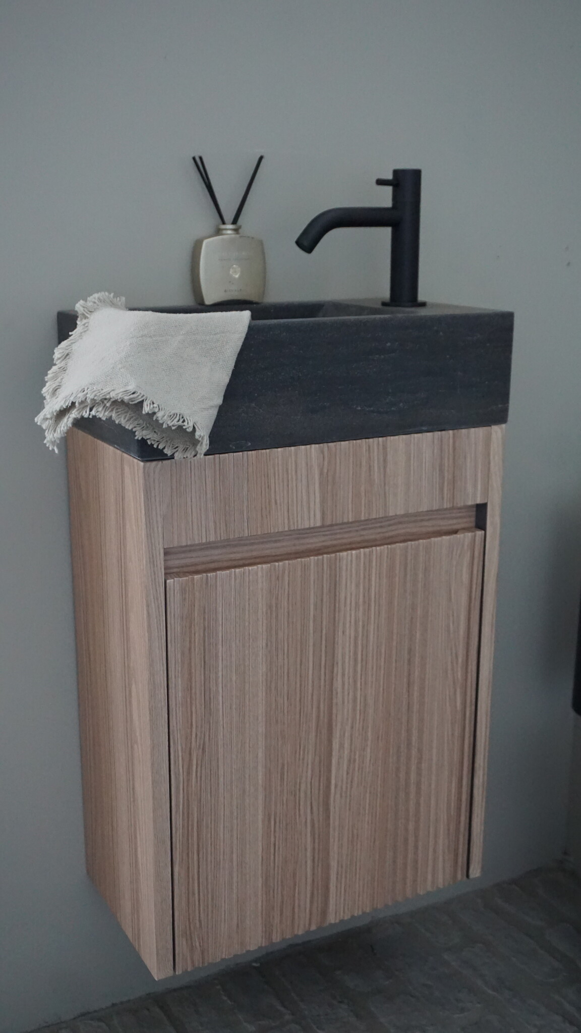 Rene Houtman Japandi Zwevend Toiletmeubel | Geribbeld | H52 x B39,5 x D21,5 cm
