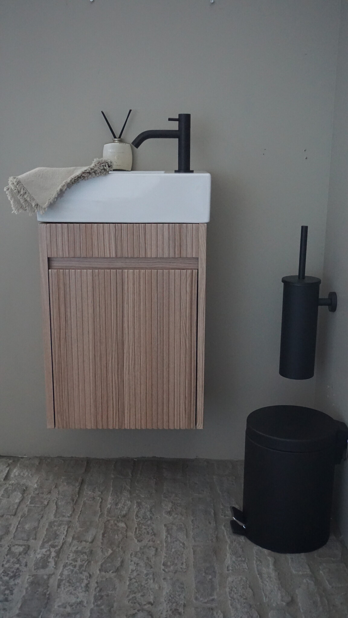 Rene Houtman Japandi Zwevend Toiletmeubel | Geribbeld | H52 x B39,5 x D21,5 cm