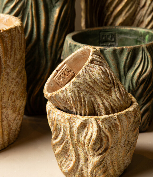 PTMD Alexio Crème ronde cementen pot met golvende lijnen 45x20 Cm