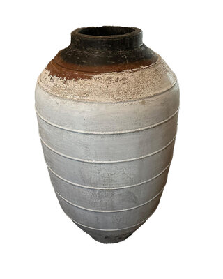 PTMD Jinsu Witte ronde GRC pot met grote lijnen.