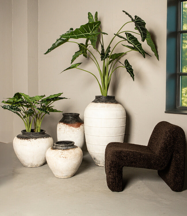 PTMD Jinsu Witte ronde GRC pot met grote lijnen.