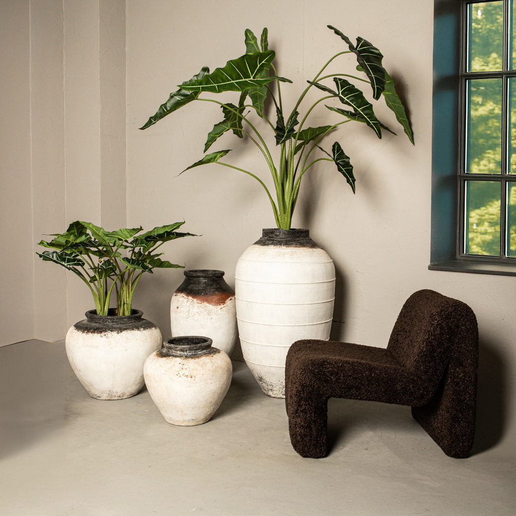 PTMD Jinsu Witte ronde GRC pot met grote lijnen.