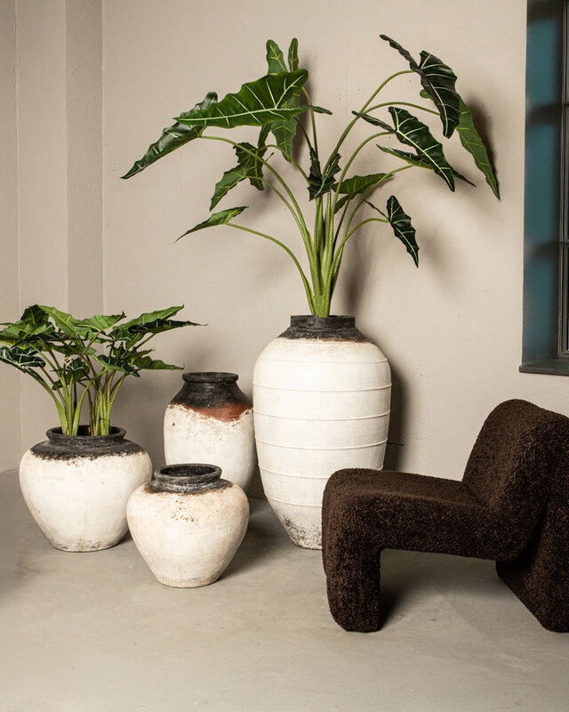 PTMD Jinsu Witte ronde GRC pot met grote lijnen.