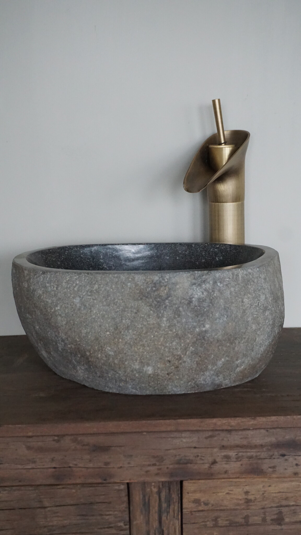 Rene Houtman Kleine Stenen Waskom + Spoelgat | H14 x B31 x D26 cm