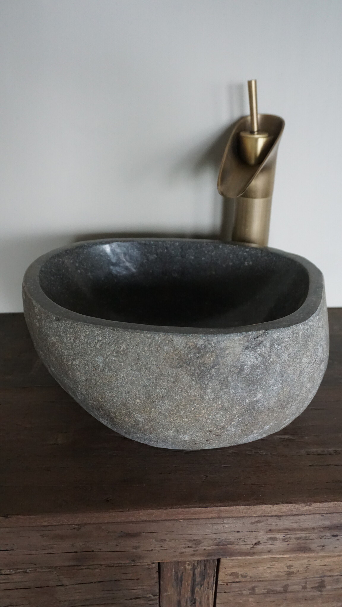 Rene Houtman Kleine Stenen Waskom + Spoelgat | H14 x B31 x D26 cm