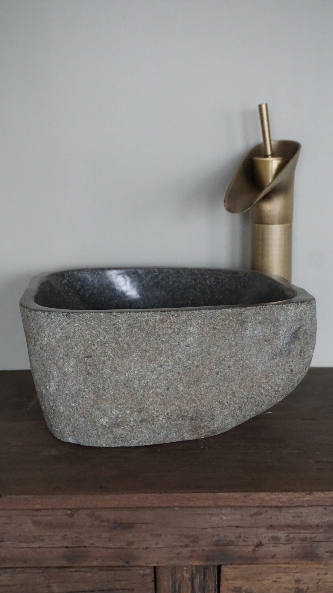 Rene Houtman Kleine Stenen Waskom + Spoelgat | H13 x B28 x D25 cm