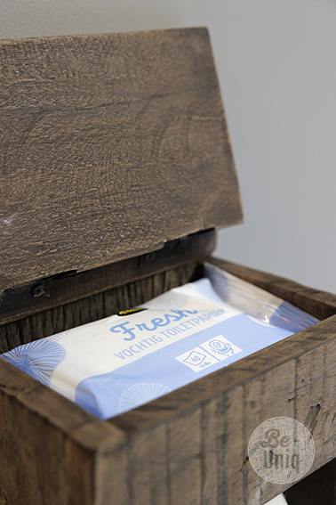 Be-Uniq Toiletrolhouder Meno Met Klepje | Oud Hout | 22x20x15 Cm