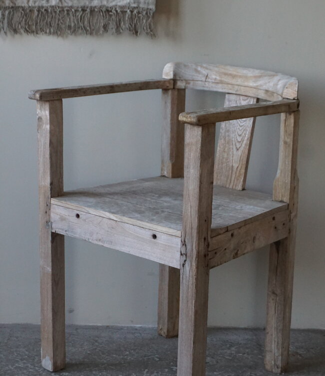 Rene Houtman Unieke Stoel | Oud Hout | H77,5 x B55 x D44 cm