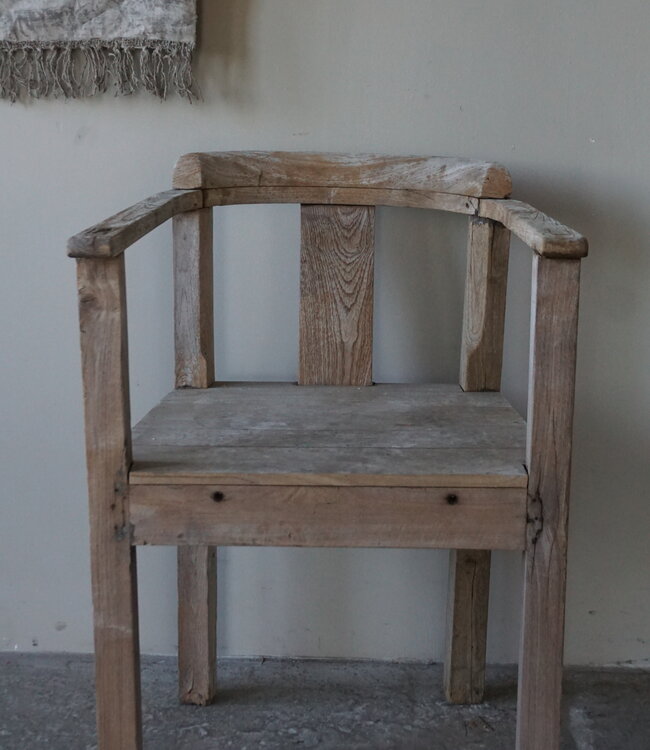 Rene Houtman Unieke Stoel | Oud Hout | H77,5 x B55 x D44 cm