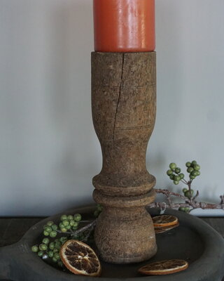 Rene Houtman Unieke Oud Houten Kandelaar | H24 x D7 cm