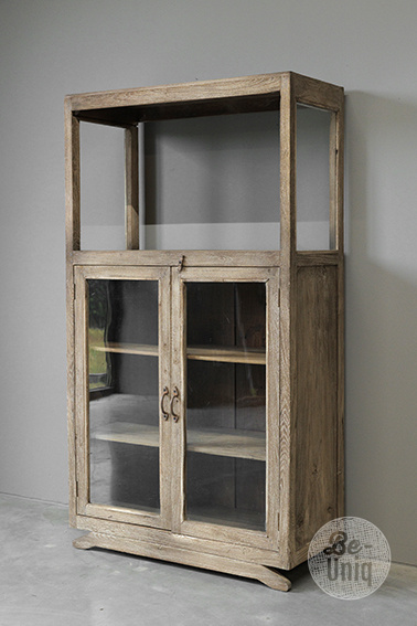 Be-Uniq Oude Vitrinekastje | Rustiek Verweerd | H152xB83xD38 cm