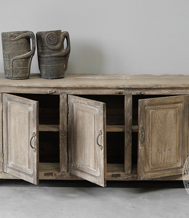 Be-Uniq Oud Dressoir | Rustiek Verweerd | H62xB138xD43 cm