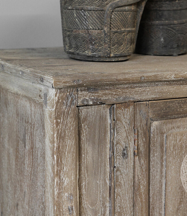 Be-Uniq Oud Dressoir | Rustiek Verweerd | H62xB138xD43 cm