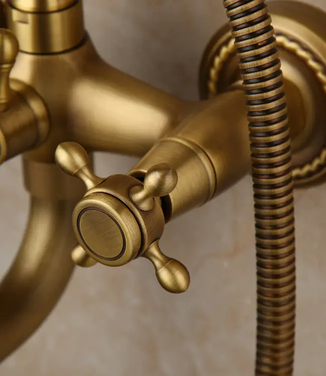 Rene Houtman Landelijke Badkraan Met Lange Uitloop | Brons