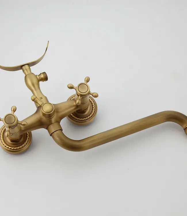 Rene Houtman Landelijke Badkraan Met Lange Uitloop | Brons