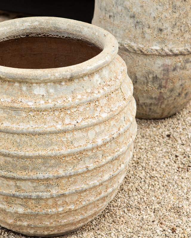 PTMD Maeghan Witte ronde keramische pot Ruwe Lijnen 68x62 Cm