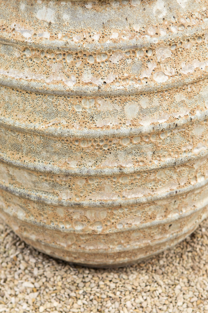 PTMD Maeghan Witte ronde keramische pot Ruwe Lijnen 68x62 Cm