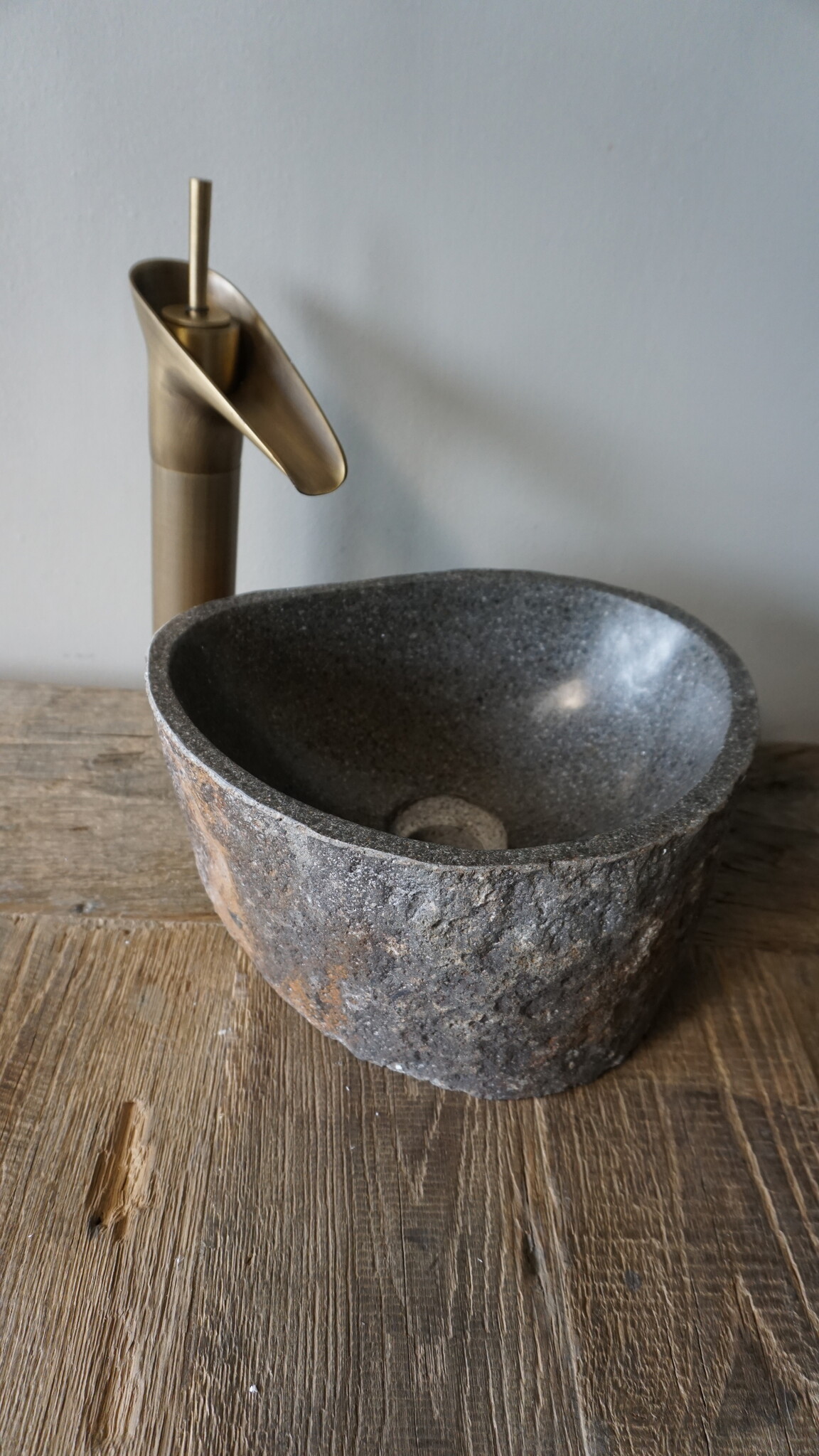 Rene Houtman Kleine Stenen Waskom + Spoelgat | H13,5 x B30 x D25 cm