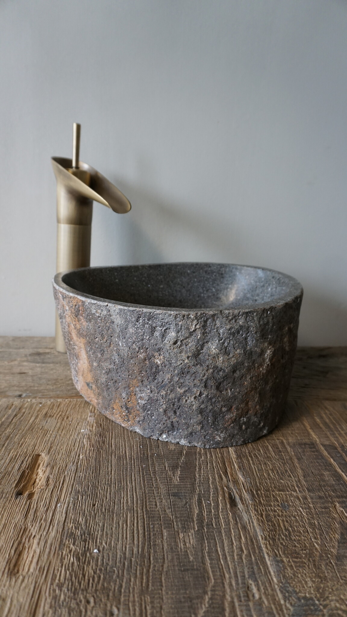 Rene Houtman Kleine Stenen Waskom + Spoelgat | H13,5 x B30 x D25 cm