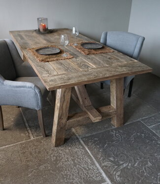 Rene Houtman Oud Eikenhouten Tafel | L220 x B100 x D78 cm
