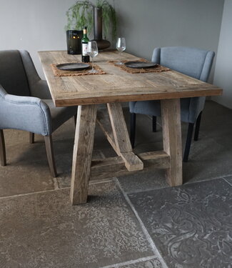 Rene Houtman Oud Eikenhouten Tafel | L220 x B99 x D79 cm