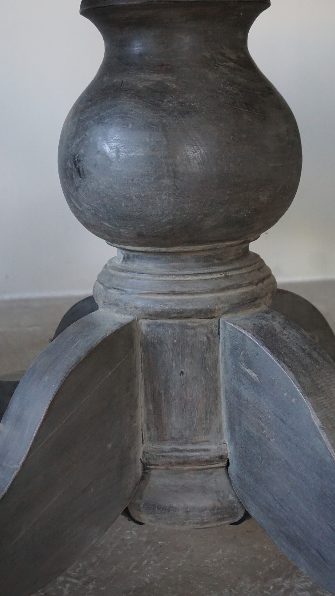 Rene Houtman Eetkamertafel | Rond | Vergrijsd | H79 x D150 cm