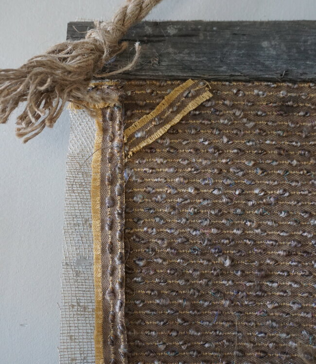 Rene Houtman Wanddoek | IJslands Bruin Schapenvacht | H71 x B65 cm