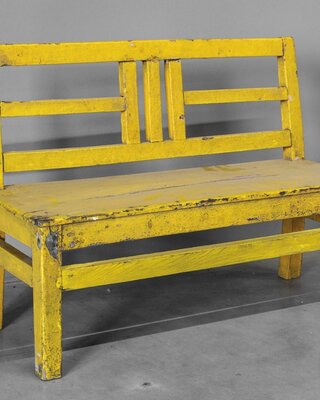 Be-Uniq Origineel Oud Schoolbankje | Geel | H58xB78xD30 cm