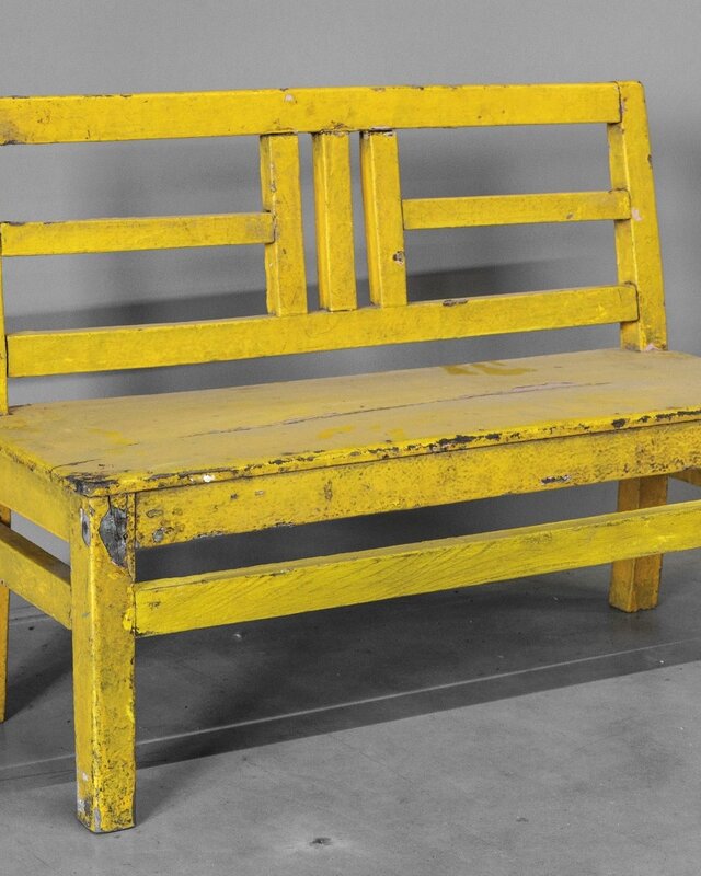 Be-Uniq Origineel Oud Schoolbankje | Geel | H58xB78xD30 cm