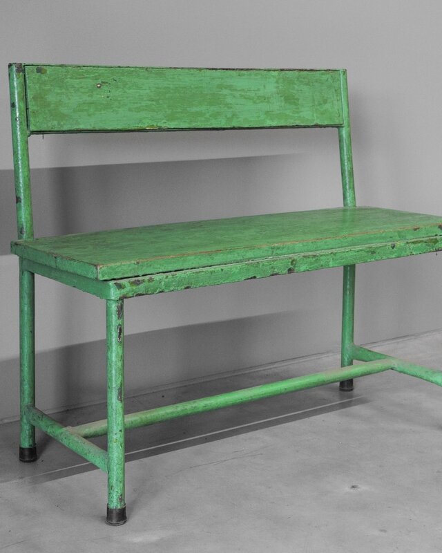 Be-Uniq Origineel Oud Schoolbankje | Groen | H58xB78xD30 cm