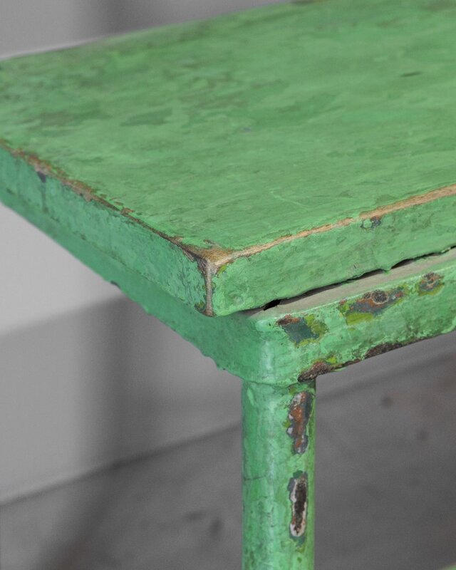 Be-Uniq Origineel Oud Schoolbankje | Groen | H58xB78xD30 cm
