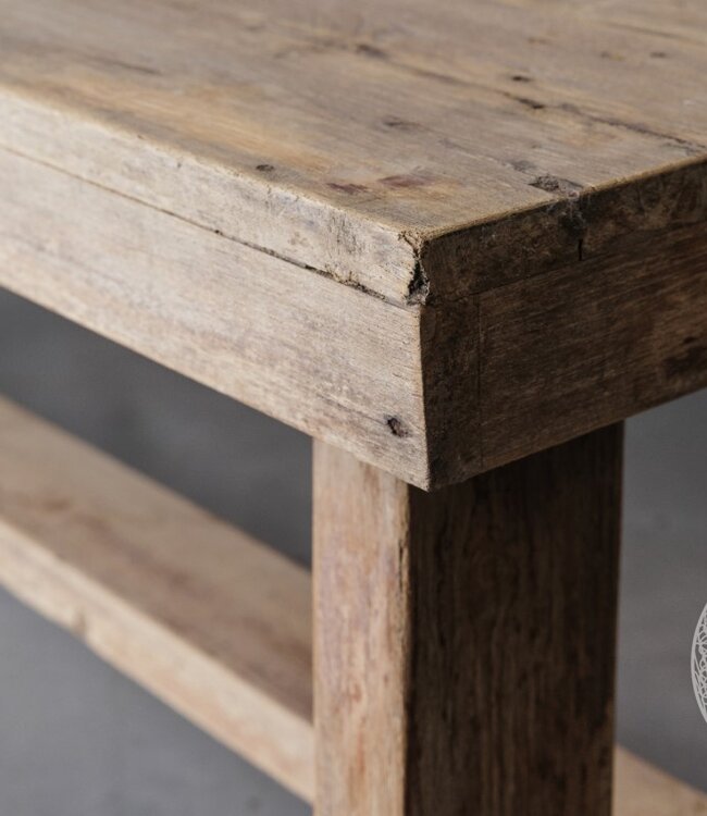 Be-Uniq Oude Bank | India | H45 x B152 x D38 cm