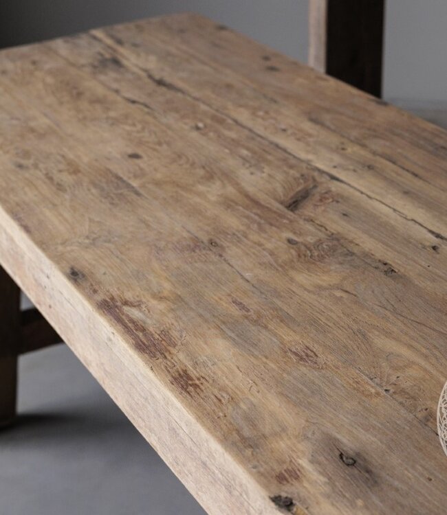 Be-Uniq Oude Bank | India | H45 x B152 x D38 cm