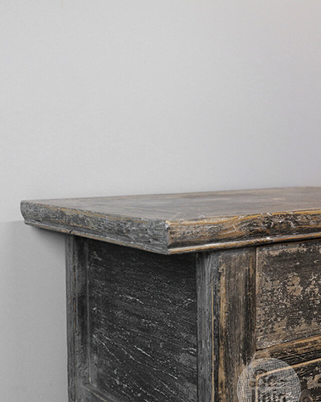 Be-Uniq Oude Bijzettafel | China | H45xB64xD43 cm