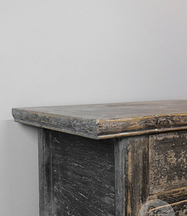 Be-Uniq Oude Bijzettafel | China | H45xB64xD43 cm
