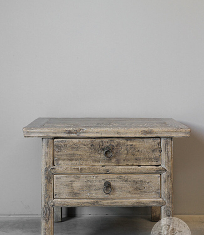 Be-Uniq Oude Bijzettafel | China | H48xB63xD48 cm