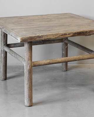 Be-Uniq Oude Bijzettafel | China | H48xB69xD65 cm