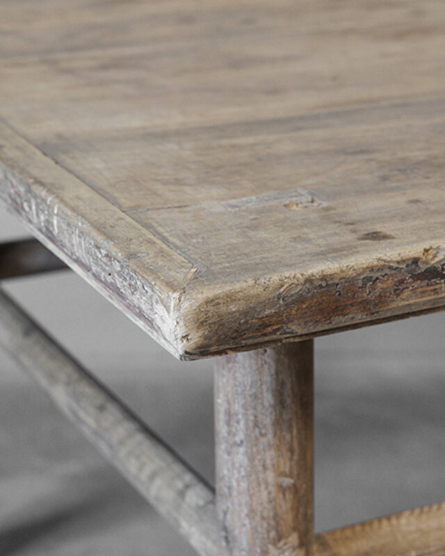 Be-Uniq Oude Bijzettafel | China | H48xB69xD65 cm