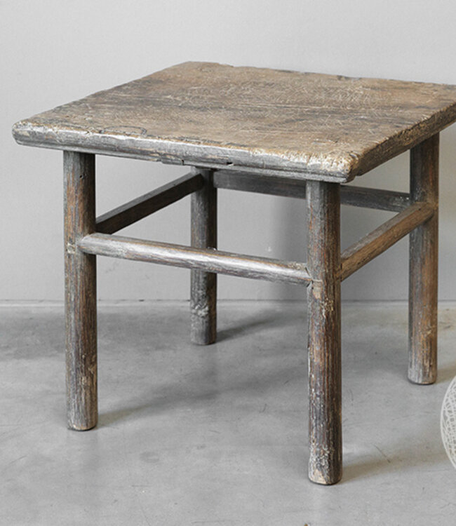 Be-Uniq Oude Bijzettafel | China | H48xB49xD52 cm