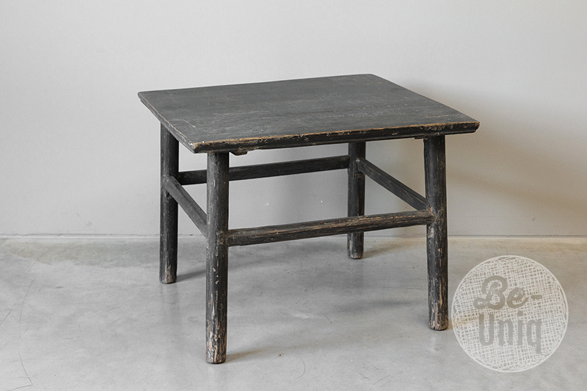 Be-Uniq Oude Bijzettafel | China | H52xB64xD61 cm