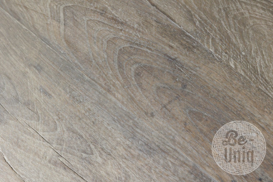 Be-Uniq Oude Bijzettafel | China | H36xB78xD58 cm