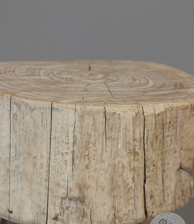 Be-Uniq Bijzettafel Oud Hakblok | China | H49xB44xD43 cm