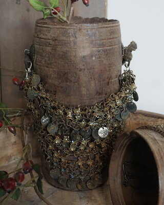 Rene Houtman Nepalese Kruik Met Ketting | H28 x D13 cm