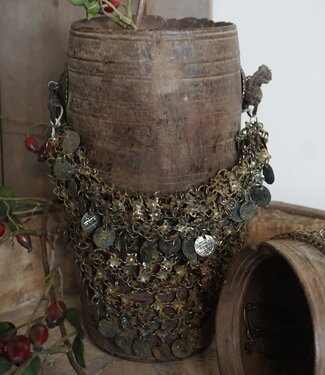 Rene Houtman Nepalese Kruik Met Ketting | H28 x D13 cm Rene Houtman Nepalese Kruik Met Ketting | H28 x D13 cm