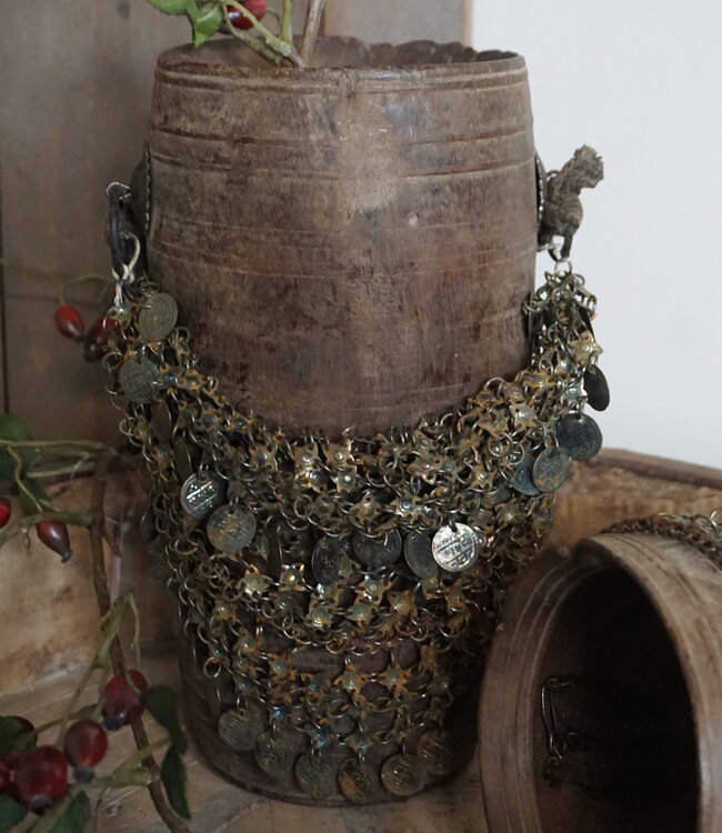 Rene Houtman Nepalese Kruik Met Ketting | H28 x D13 cm