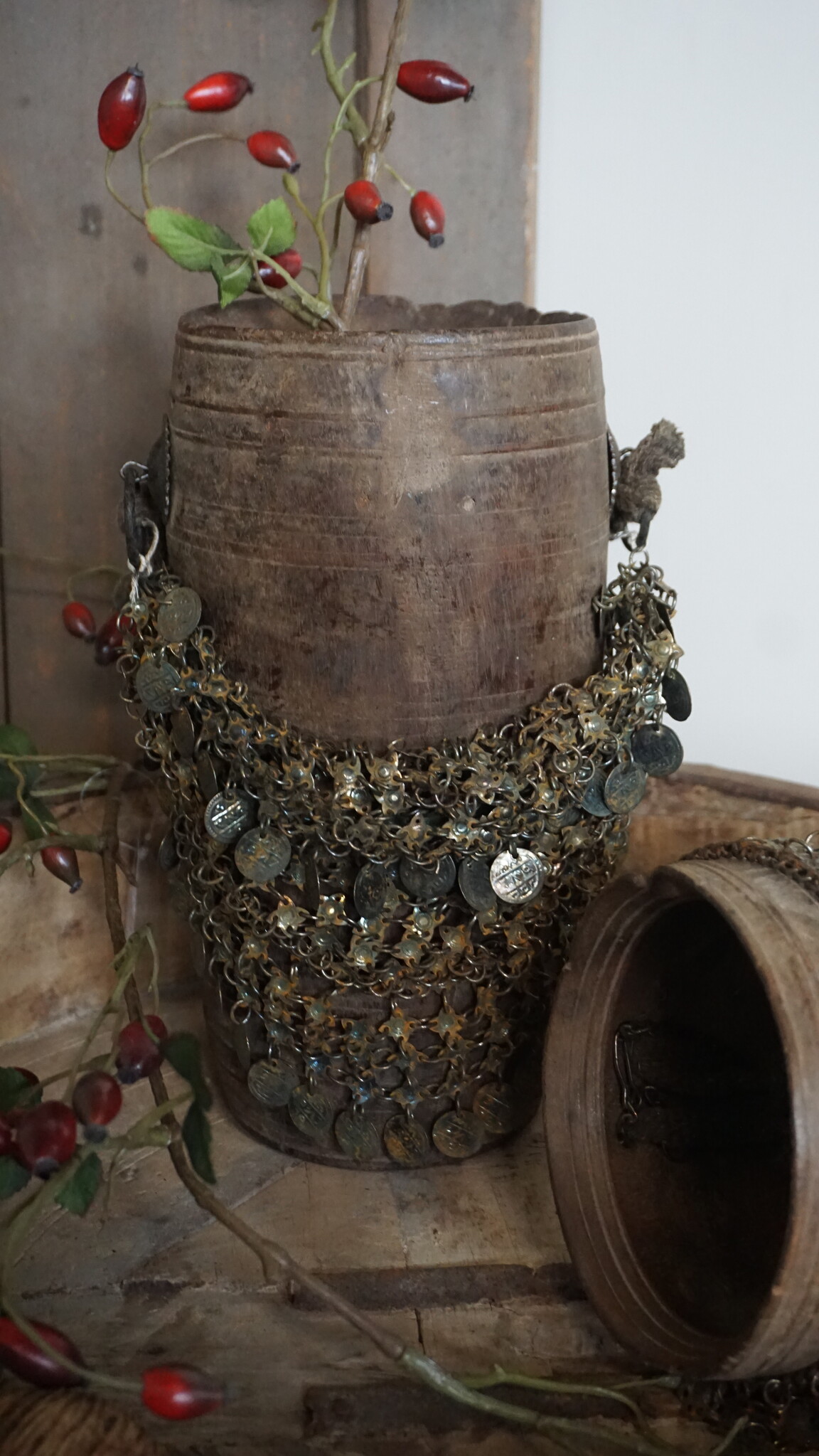 Rene Houtman Nepalese Kruik Met Ketting | H28 x D13 cm